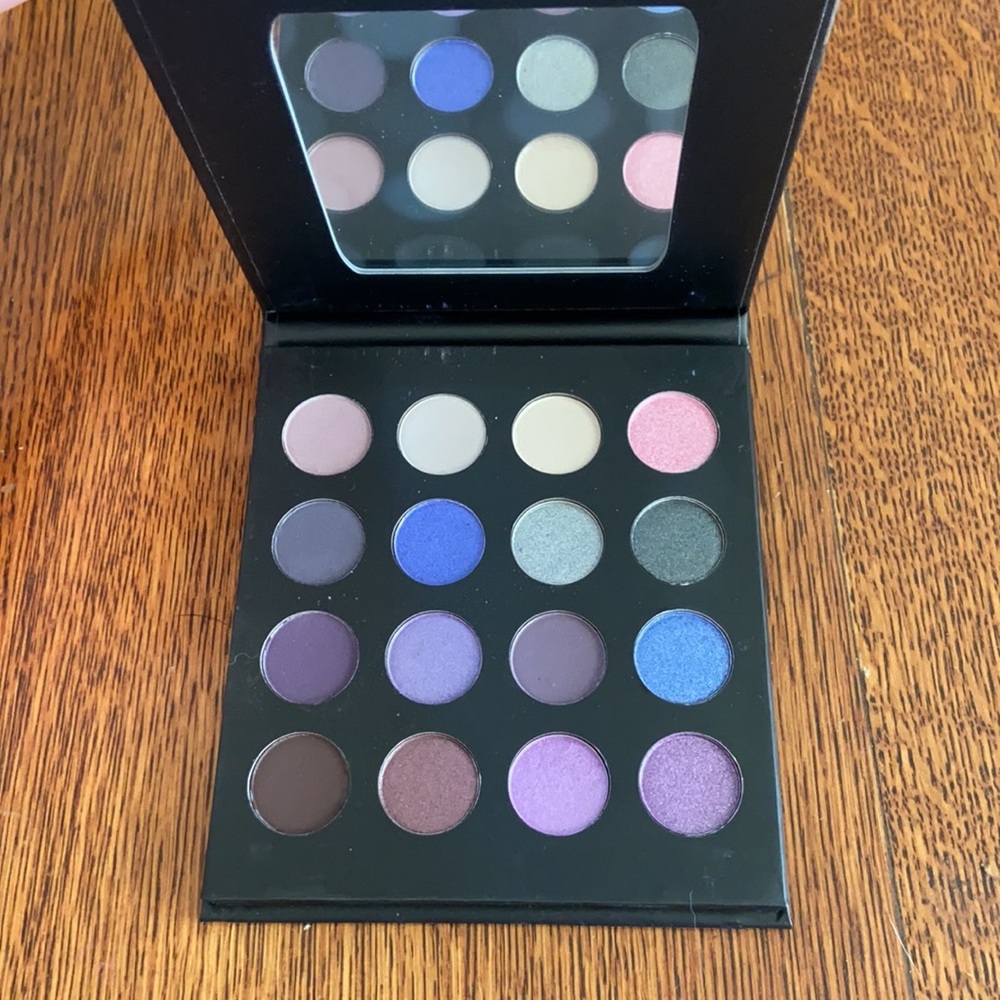 BH Cosmetics Midnight Affair palette